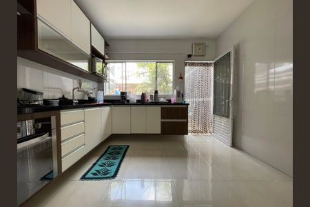 Casa à venda com 200m², 5 quartos e 2 vagasCozinha