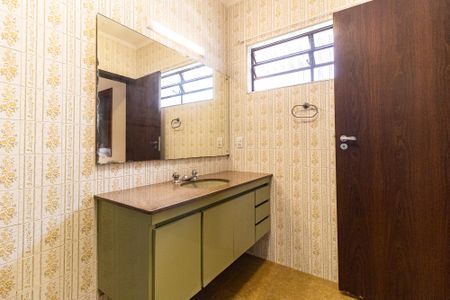 Casa para alugar com 600m², 4 quartos e 5 vagas Casa para alugar com 600m², 4 quartos e 5 vagasBanheiro da Suíte 1