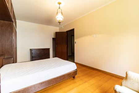 Casa para alugar com 600m², 4 quartos e 5 vagas Casa para alugar com 600m², 4 quartos e 5 vagasSuíte 1