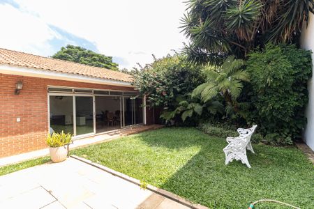 Casa para alugar com 600m², 4 quartos e 5 vagas Casa para alugar com 600m², 4 quartos e 5 vagasJardim