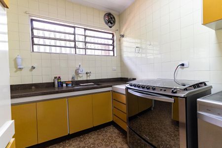 Casa para alugar com 600m², 4 quartos e 5 vagas Casa para alugar com 600m², 4 quartos e 5 vagasCozinha