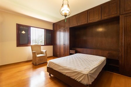 Casa para alugar com 600m², 4 quartos e 5 vagas Casa para alugar com 600m², 4 quartos e 5 vagasSuíte 1