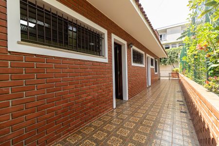 Casa para alugar com 600m², 4 quartos e 5 vagas Casa para alugar com 600m², 4 quartos e 5 vagasCorredor Lateral