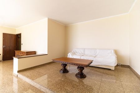 Casa para alugar com 600m², 4 quartos e 5 vagas Casa para alugar com 600m², 4 quartos e 5 vagasSala