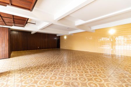 Casa para alugar com 600m², 4 quartos e 5 vagas Casa para alugar com 600m², 4 quartos e 5 vagasGaragem