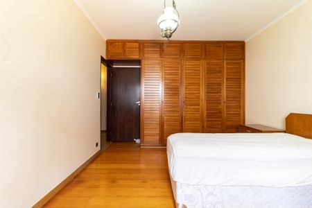 Casa para alugar com 600m², 4 quartos e 5 vagas Casa para alugar com 600m², 4 quartos e 5 vagasSuíte 2