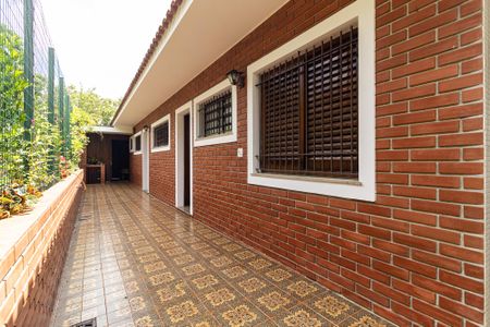 Casa para alugar com 600m², 4 quartos e 5 vagas Casa para alugar com 600m², 4 quartos e 5 vagasCorredor Lateral