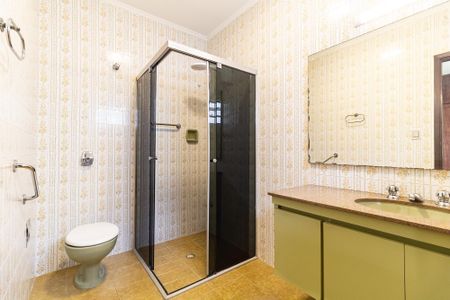 Casa para alugar com 600m², 4 quartos e 5 vagas Casa para alugar com 600m², 4 quartos e 5 vagasBanheiro da Suíte 1