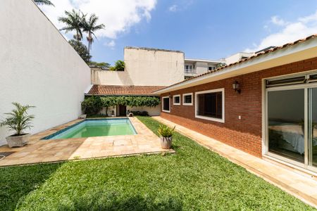 Casa para alugar com 600m², 4 quartos e 5 vagas Casa para alugar com 600m², 4 quartos e 5 vagasPiscina