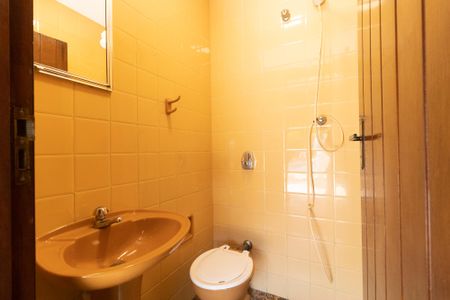 Casa para alugar com 600m², 4 quartos e 5 vagas Casa para alugar com 600m², 4 quartos e 5 vagasÁrea da Piscina - Banheiro