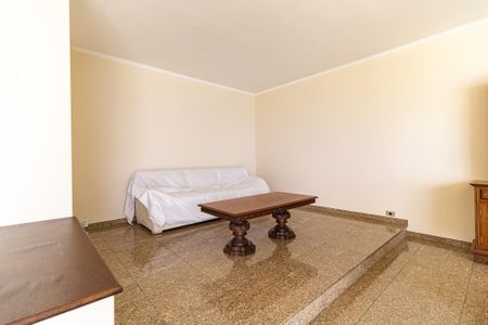 Casa para alugar com 600m², 4 quartos e 5 vagas Casa para alugar com 600m², 4 quartos e 5 vagasSala