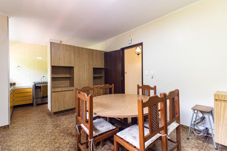 Casa para alugar com 600m², 4 quartos e 5 vagas Casa para alugar com 600m², 4 quartos e 5 vagasCozinha/Copa