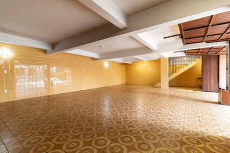 Casa para alugar com 600m², 4 quartos e 5 vagas Casa para alugar com 600m², 4 quartos e 5 vagasGaragem