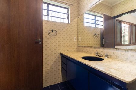 Casa para alugar com 600m², 4 quartos e 5 vagas Casa para alugar com 600m², 4 quartos e 5 vagasBanheiro da Suíte 2