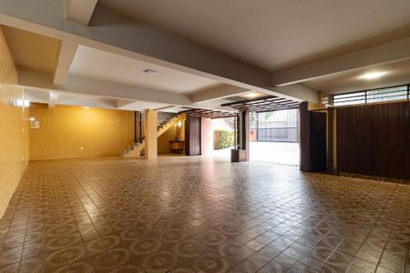 Casa para alugar com 600m², 4 quartos e 5 vagas Casa para alugar com 600m², 4 quartos e 5 vagasGaragem