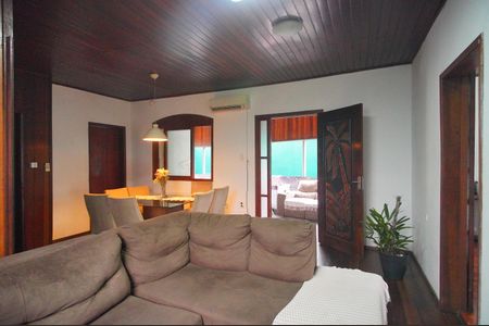 Casa à venda com 150m², 3 quartos e 1 vagaSala