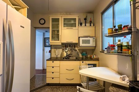 Apartamento à venda com 152m², 3 quartos e 2 vagasCozinha