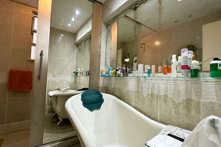 Apartamento à venda com 152m², 3 quartos e 2 vagasBanheiro da Suíte