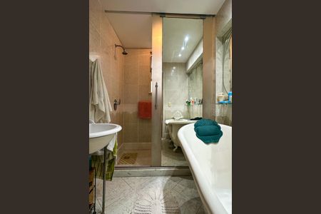 Apartamento à venda com 152m², 3 quartos e 2 vagasBanheiro da Suíte