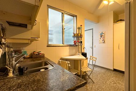 Apartamento à venda com 152m², 3 quartos e 2 vagasCozinha