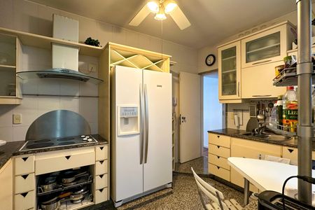 Apartamento à venda com 152m², 3 quartos e 2 vagasCozinha