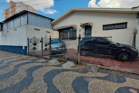 Casa à venda com 450m², 3 quartos e 10 vagasFachada