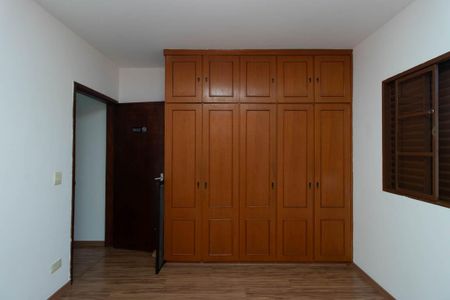 Casa para alugar com 100m², 3 quartos e 2 vagasQuarto 2