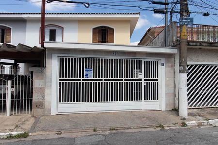 Casa para alugar com 100m², 3 quartos e 2 vagasFachada