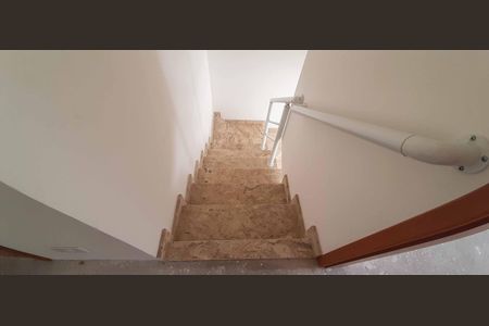 Casa à venda com 160m², 3 quartos e 5 vagas Casa à venda com 160m², 3 quartos e 5 vagasBanheiro Social