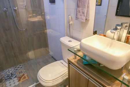 Apartamento à venda com 64m², 2 quartos e 1 vagaBanheiro Social