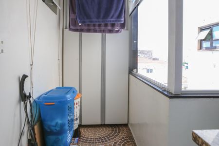 Apartamento à venda com 64m², 2 quartos e 1 vagaÁrea de Serviço