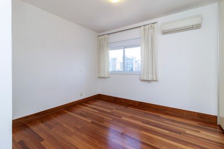 Apartamento à venda com 138m², 3 quartos e 3 vagasSuíte 1