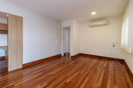 Apartamento à venda com 138m², 3 quartos e 3 vagasSala