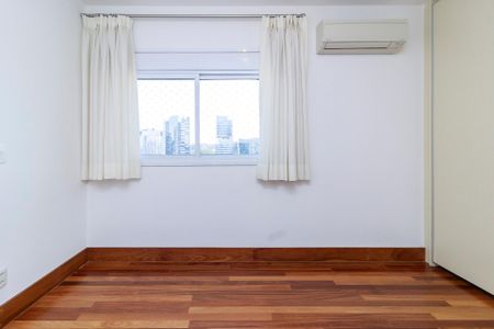 Apartamento à venda com 138m², 3 quartos e 3 vagasSuíte 1