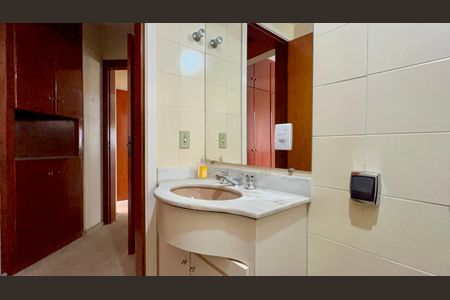 Apartamento à venda com 160m², 3 quartos e 3 vagasBanheiro da Suíte 1