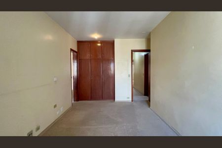 Apartamento à venda com 160m², 3 quartos e 3 vagasSuíte 3