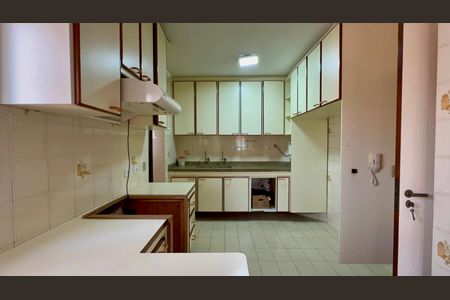 Apartamento à venda com 160m², 3 quartos e 3 vagasCozinha