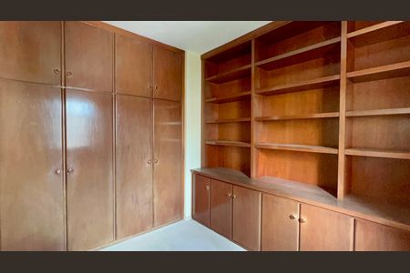 Apartamento à venda com 160m², 3 quartos e 3 vagasSuíte 2