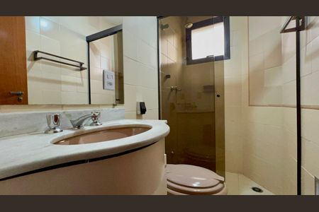 Apartamento à venda com 160m², 3 quartos e 3 vagasBanheiro da Suíte 1