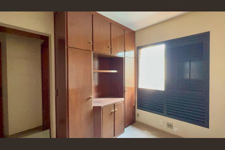 Apartamento à venda com 160m², 3 quartos e 3 vagasSuíte 1