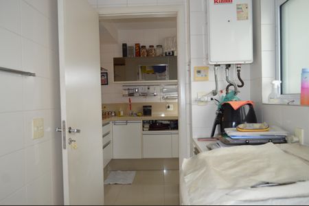 Apartamento à venda com 142m², 3 quartos e 2 vagasÁrea de Serviço