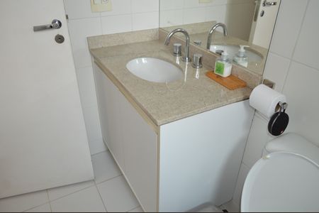 Apartamento à venda com 142m², 3 quartos e 2 vagasBanheiro Suíte 2