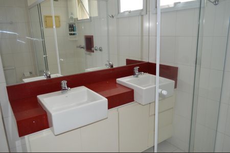 Apartamento à venda com 142m², 3 quartos e 2 vagasBanheiro Suíte 1