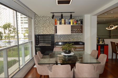 Apartamento à venda com 142m², 3 quartos e 2 vagasVaranda