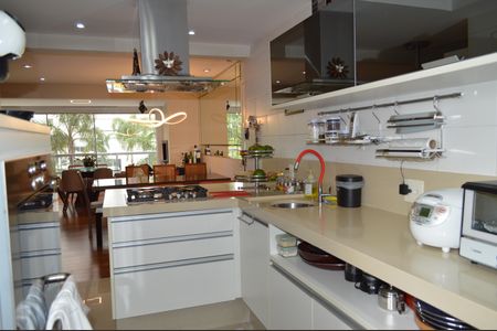 Apartamento à venda com 142m², 3 quartos e 2 vagasCozinha