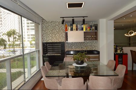 Apartamento à venda com 142m², 3 quartos e 2 vagasVaranda