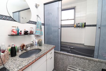 Apartamento para alugar com 184m², 4 quartos e 3 vagasBanheiro da Suíte