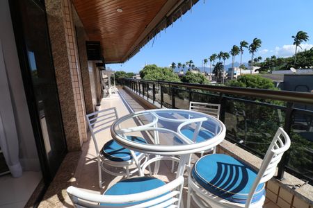 Apartamento para alugar com 184m², 4 quartos e 3 vagasVaranda