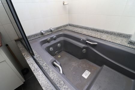 Apartamento para alugar com 184m², 4 quartos e 3 vagasBanheiro da Suíte