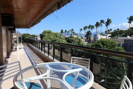 Apartamento para alugar com 184m², 4 quartos e 3 vagasVaranda